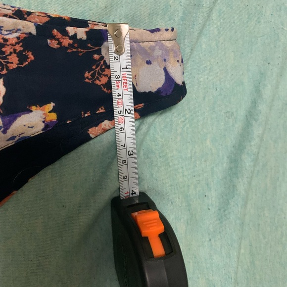 Maurices Navy Floral V-Neck Tank Top Size Large - Picture 6 of 8